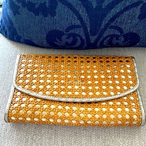 Vineyard Vines Clutch. Like new condition.